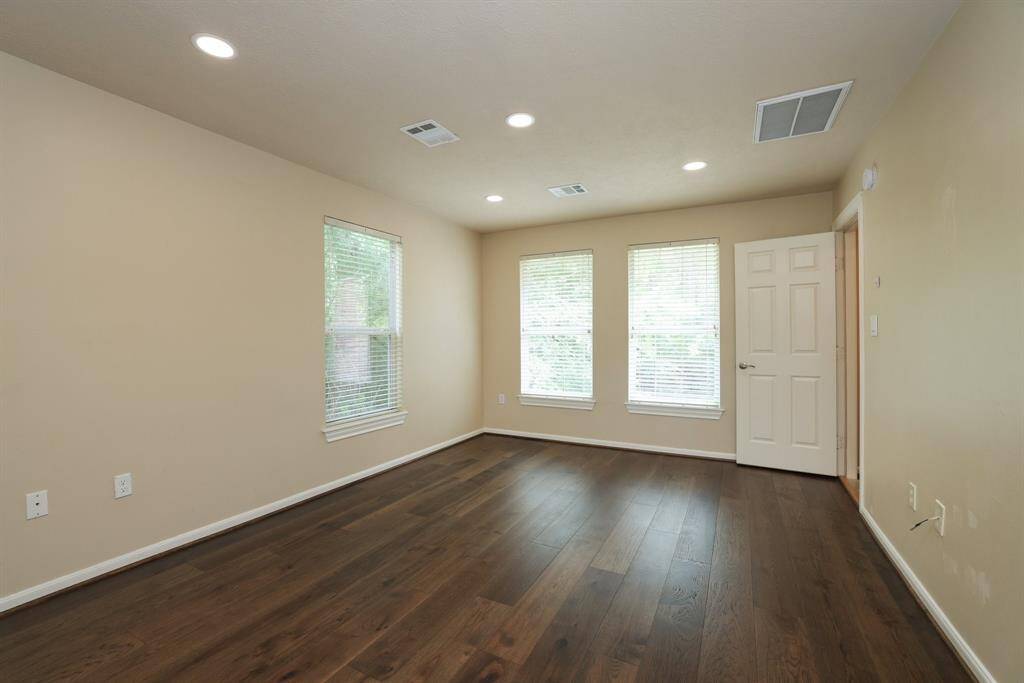 Create the space that perfectly fits your lifestyle, whether it's a guest suite, media room, home gym, playroom, or quiet retreat. This upstairs area offers the flexibility to make it truly your own!