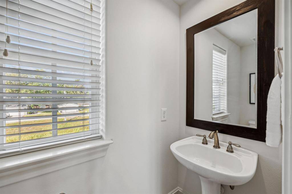 2nd floor half bath