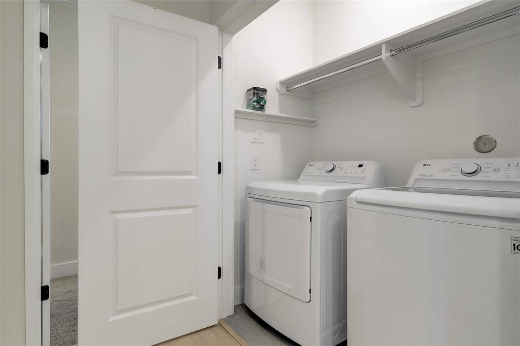 Washer and dryer located on the third floor.