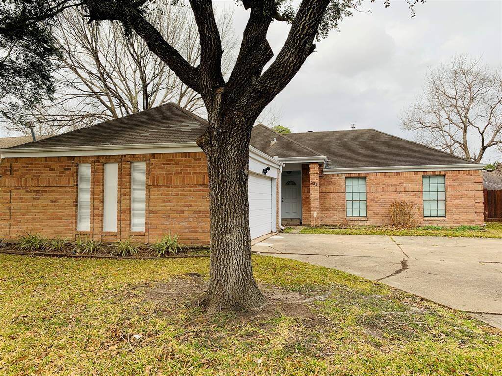 Nicely updated 3 bed 2 bath ranch style home in Stafford! MOVE-IN READY!