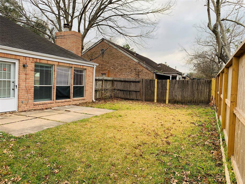 Back patio with plenty of room to enjoy the BBQ in privacy!