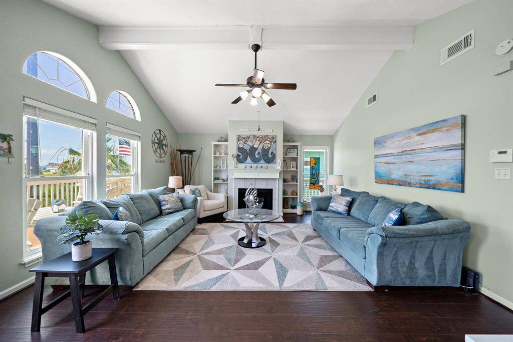 Striking vaulted ceilings, sophisticated color palette and impact-resistant windows which let in an abundance of natural light.
