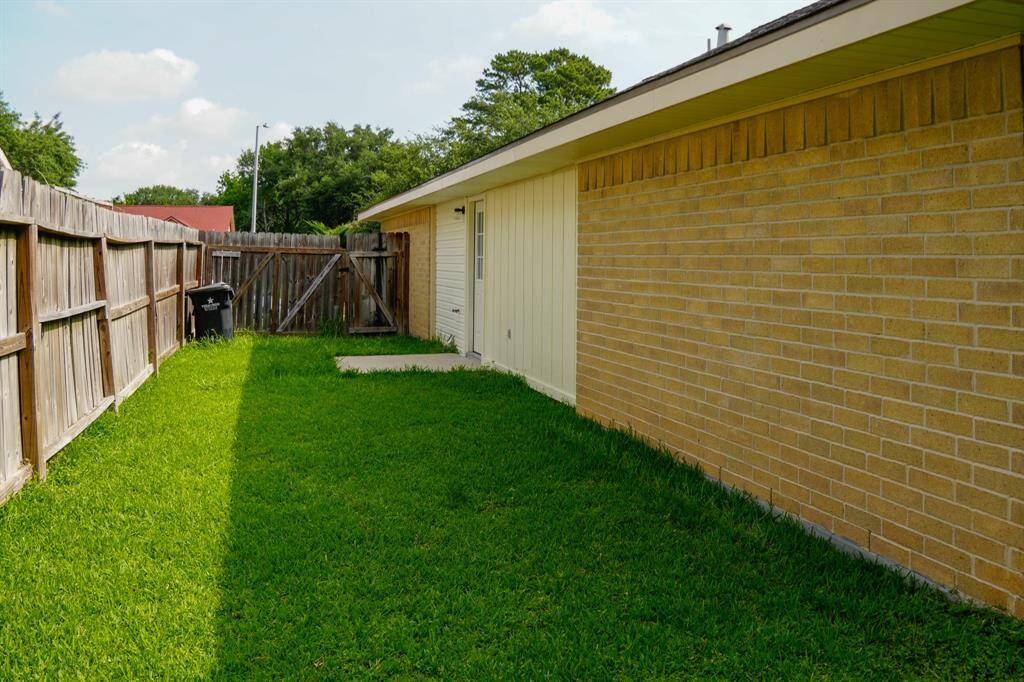 Side yard off the kitchen