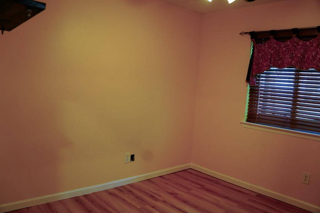 another view of secondary bedroom 1