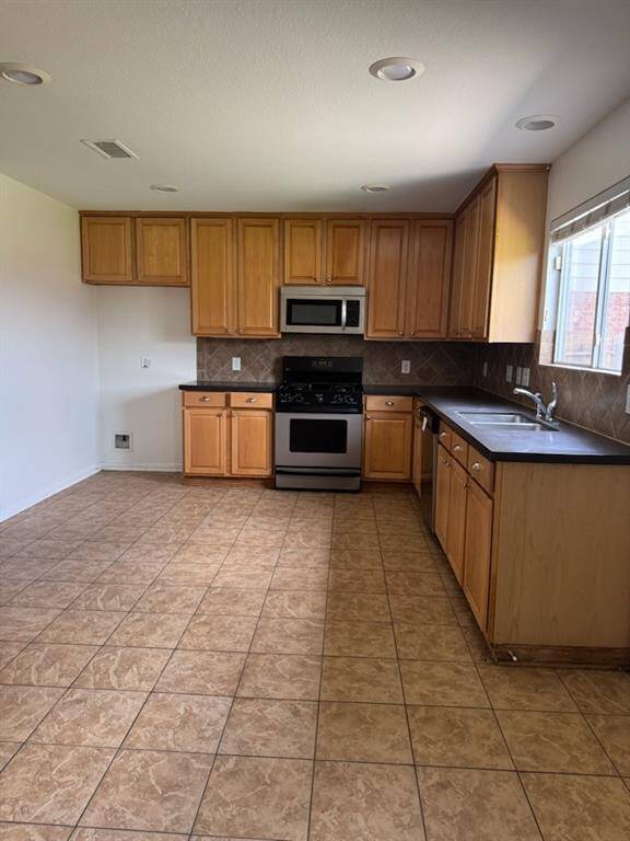 Bright, open-concept kitchen!