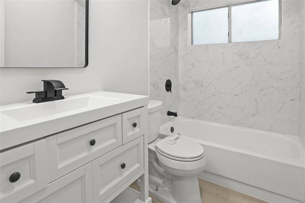 Downstairs guest bathroom