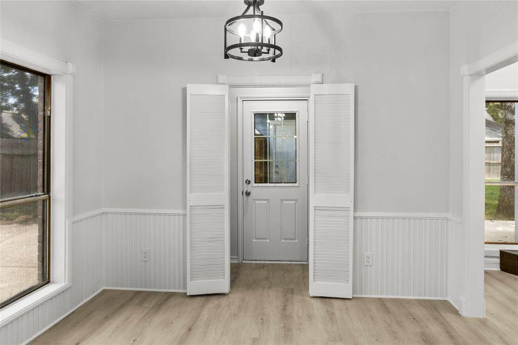Breakfast room/ casual dining area- looking into Laundry room