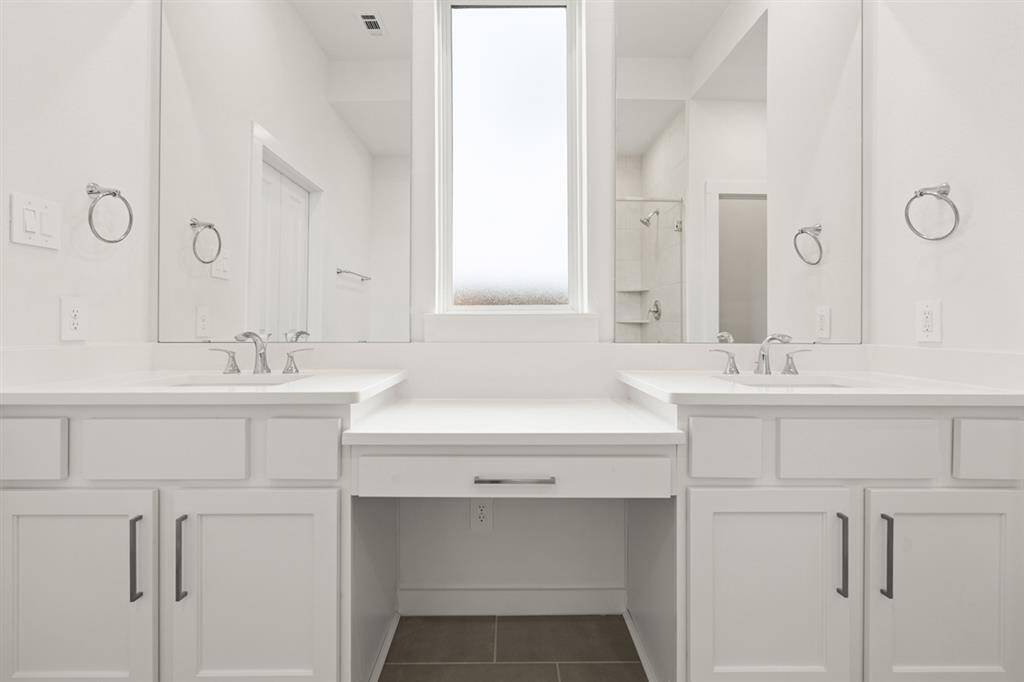 2818PeachValleyRoadMIDLR010