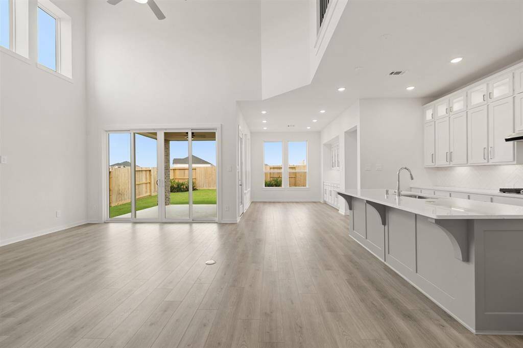 2818PeachValleyRoadMIDLR014