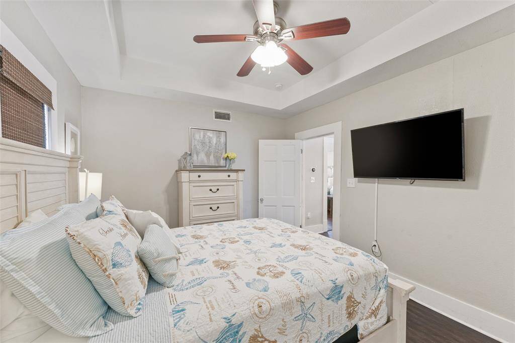 1st Floor Primary Bedroom