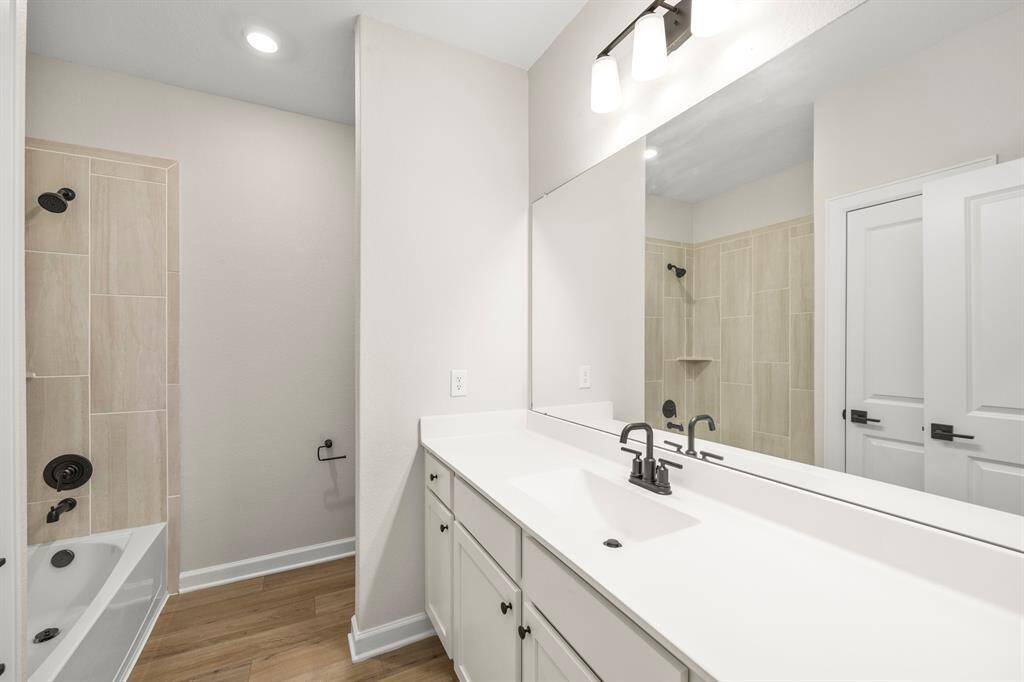 Secondary Full Bath