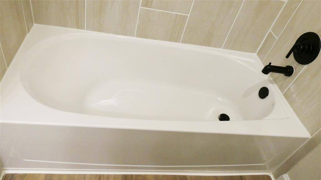 Secondary Full Bath