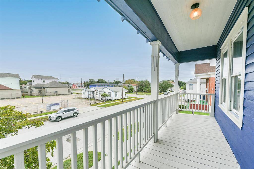 Upstairs porch