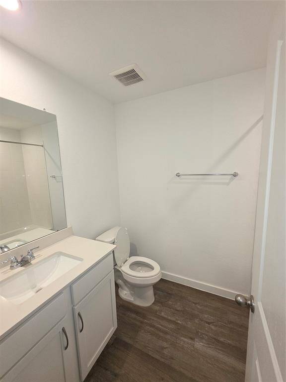 Upstairs Secondary Bathroom