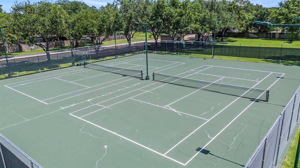 The community also offers tennis courts just minutes from the home—perfect for a quick match or regular play in a well-maintained setting.