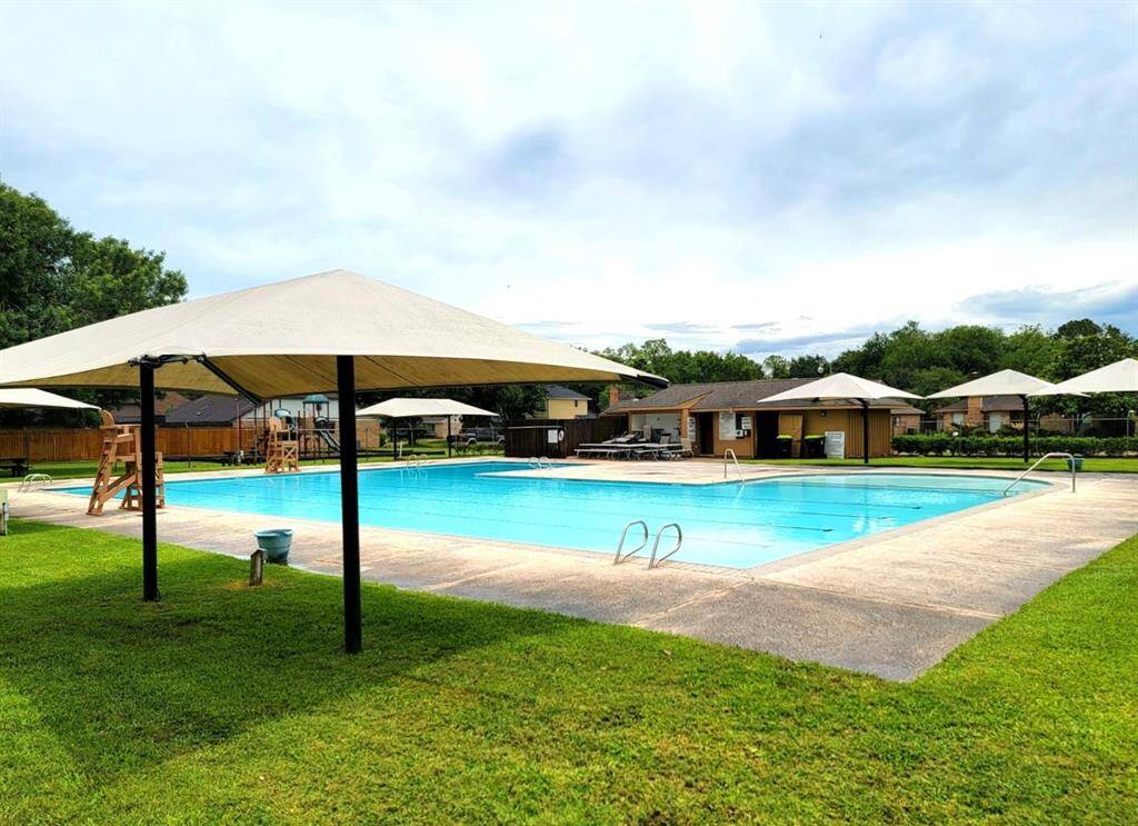 Community pool