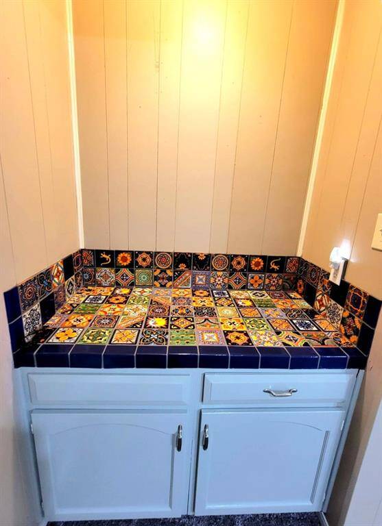 Wet-bar