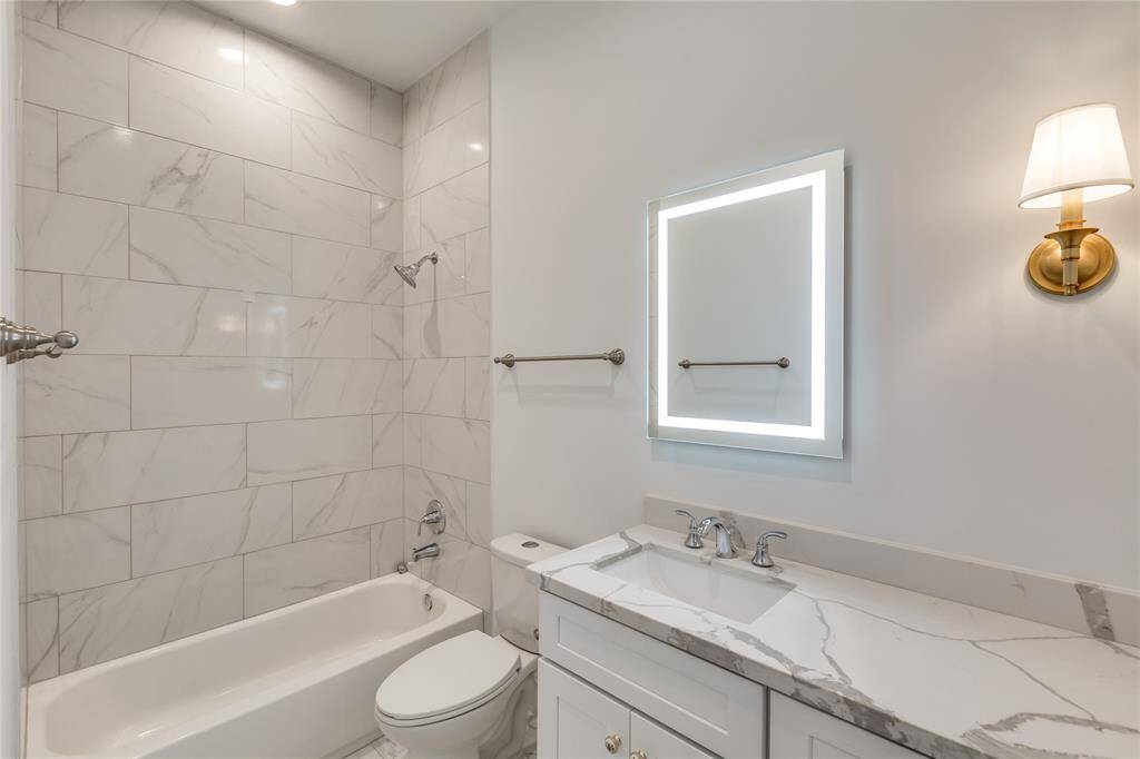secondary bathroom