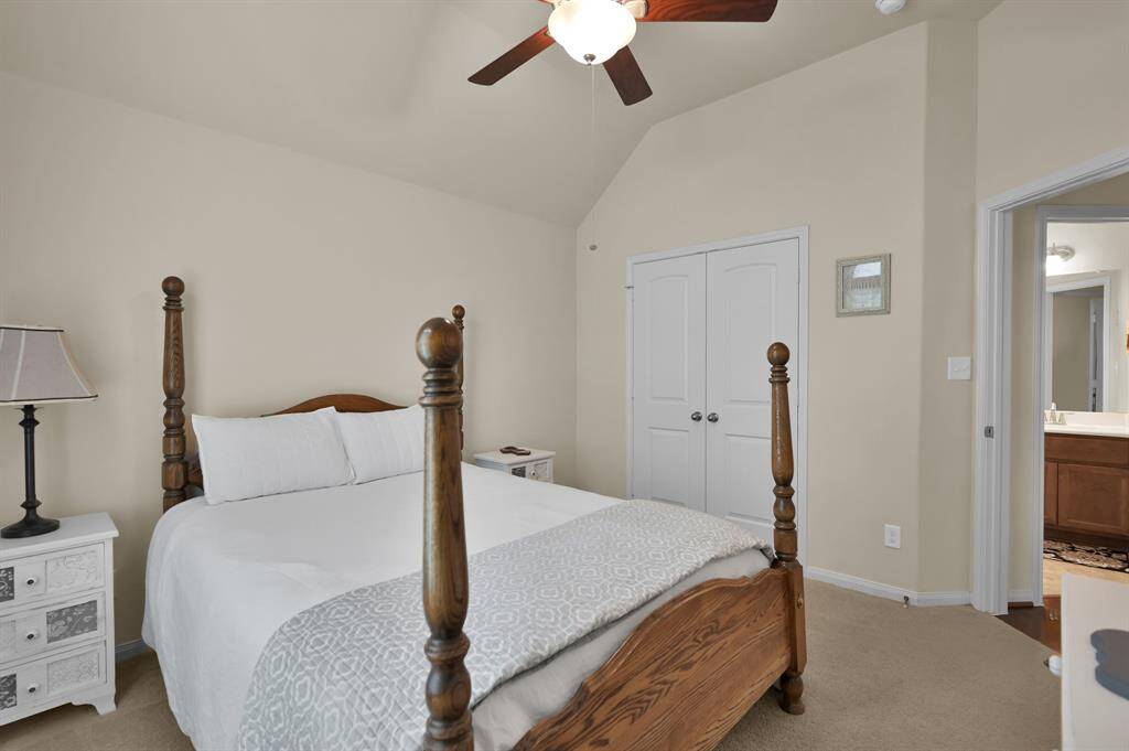 3rd BR with easy access to the 2nd full BA.