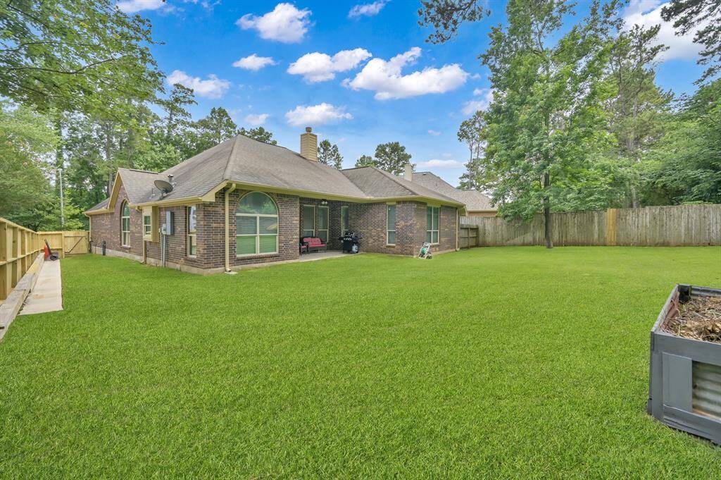 Another view of the hard to find BIG back yard.