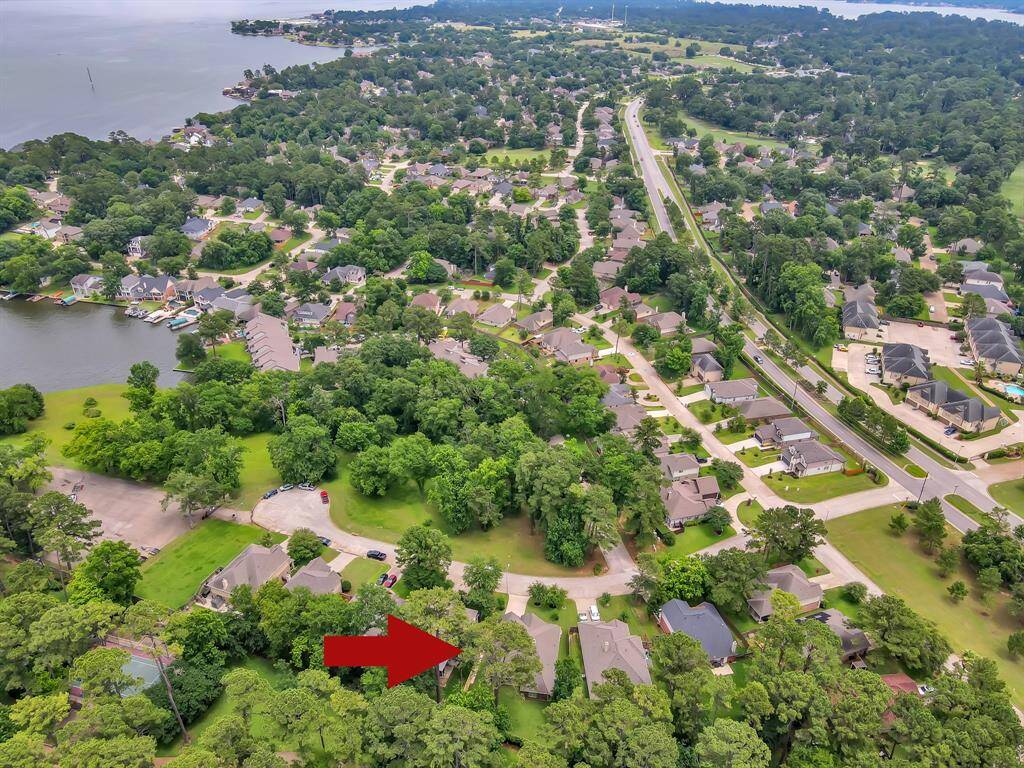 Only steps away from Lake Conroe and one of the two Walden boat ramps.