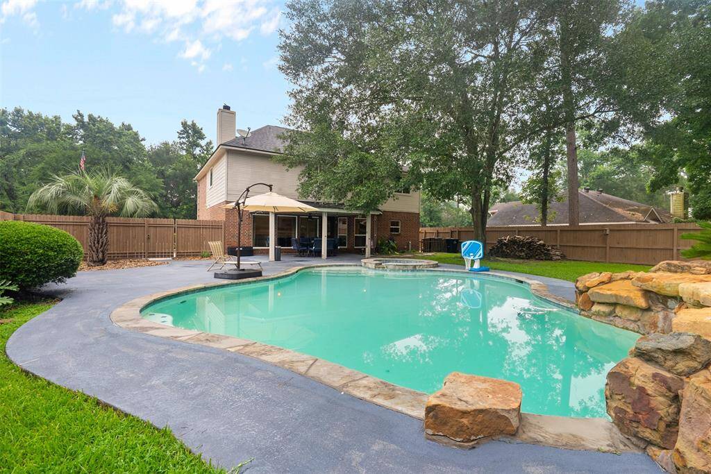 Large Heated Pool and Spa