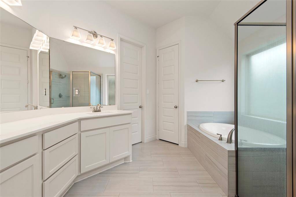 Primary bedroom ensuite