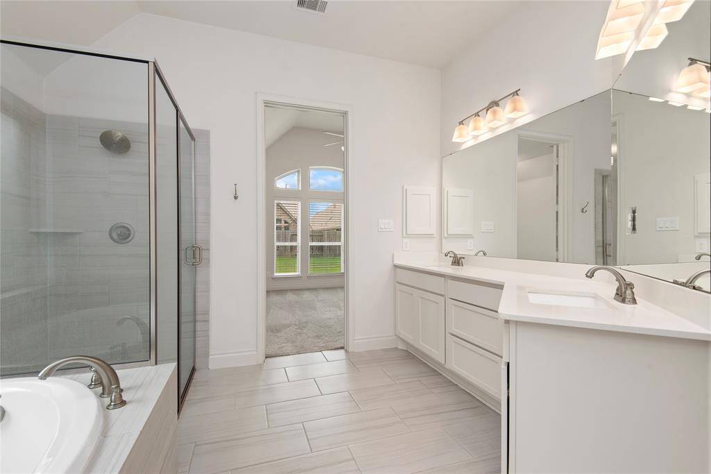 Primary bedroom ensuite