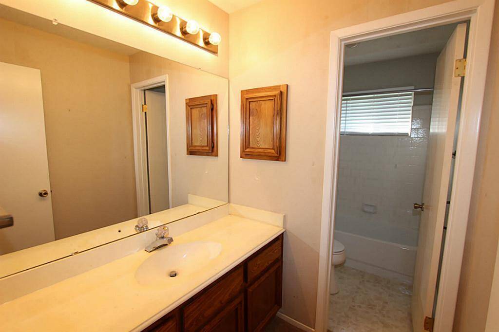 spacious shared bathroom