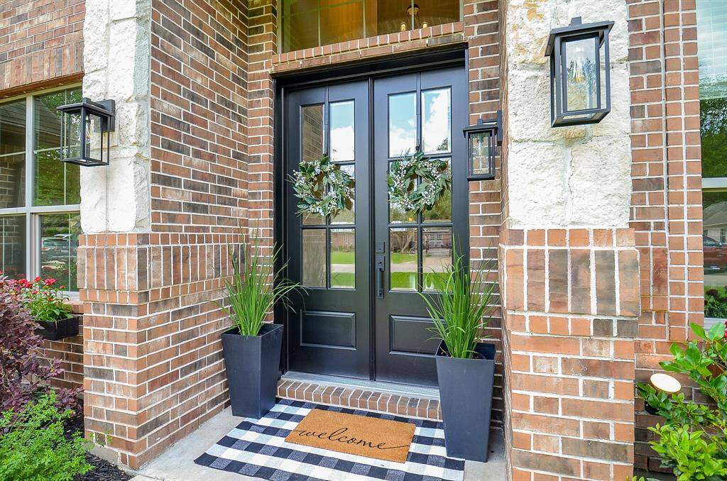 Double door entry