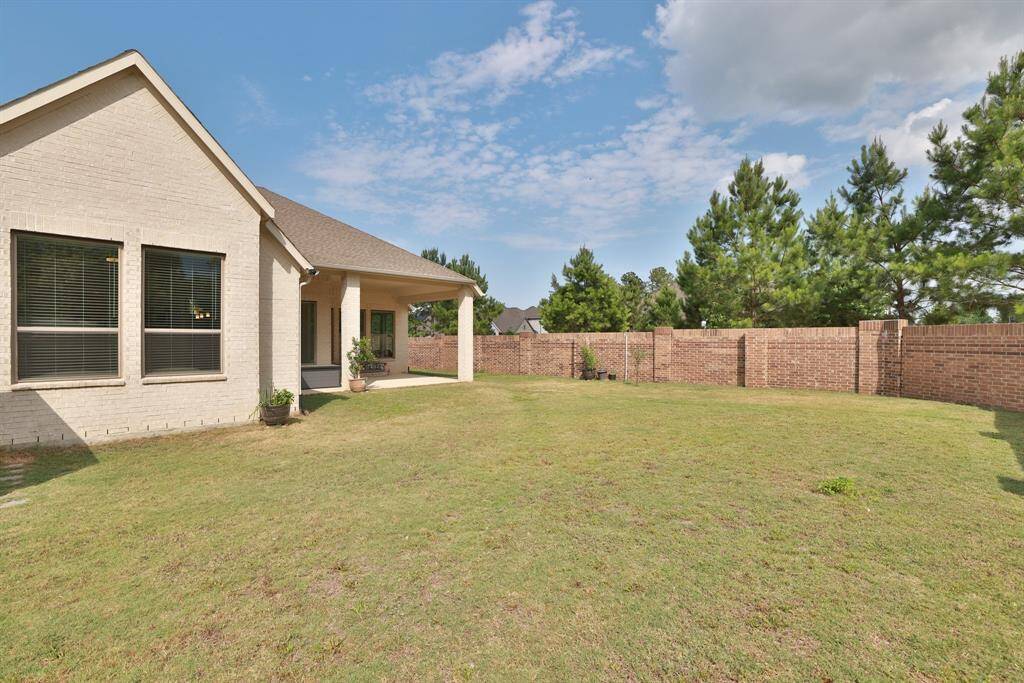 This corner oversized premium lot provides a blank canvas awaiting your personal design touch. Let your imagination run wild as you envision the perfect outdoor oasis tailored to your preferences