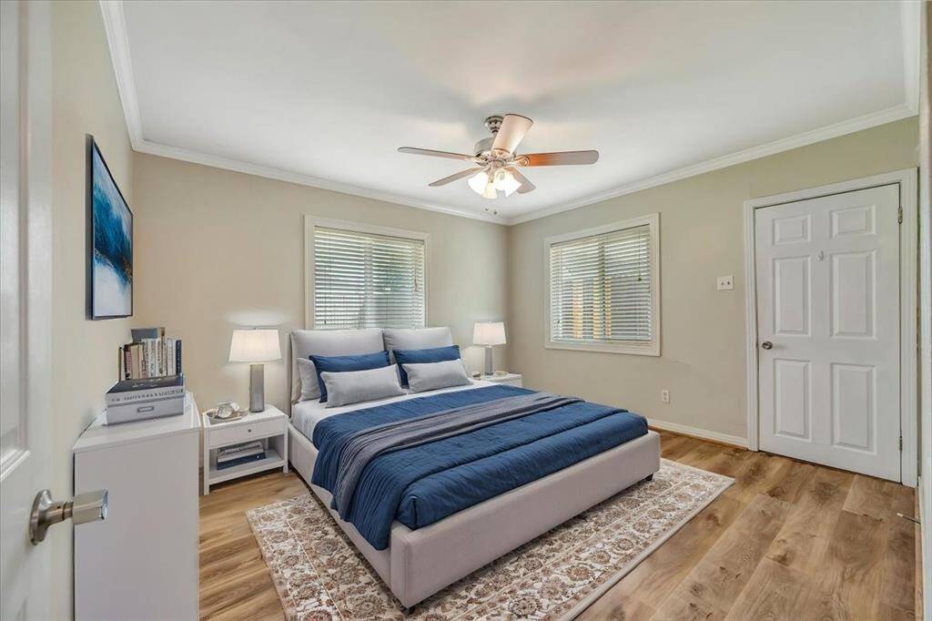 Inviting and spacious secondary bedroom enhanced with virtual staging for a perfect retreat.