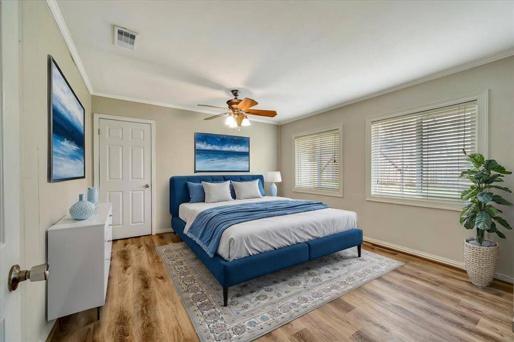 Transform your vision with this beautifully virtual staged room.