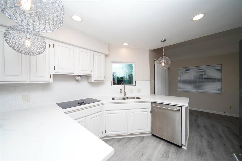 Kitchen and breakfast nook