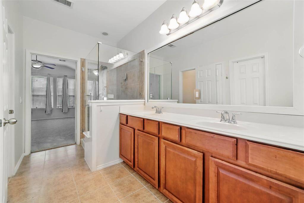 Another view of the primary ensuite bath.