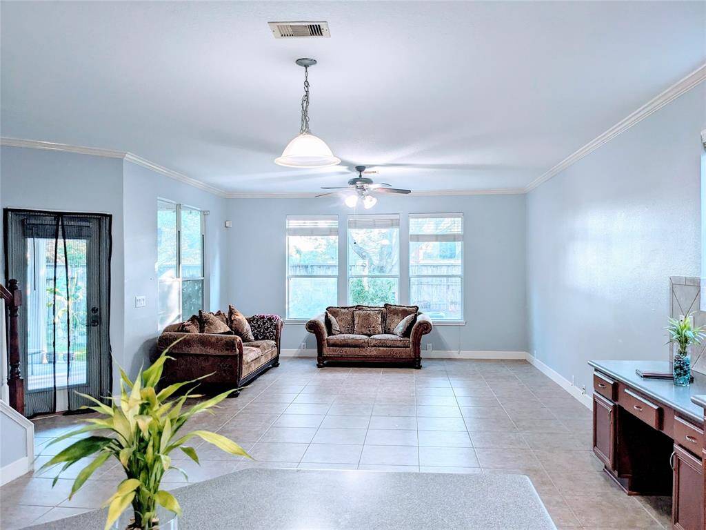 Spacious family room