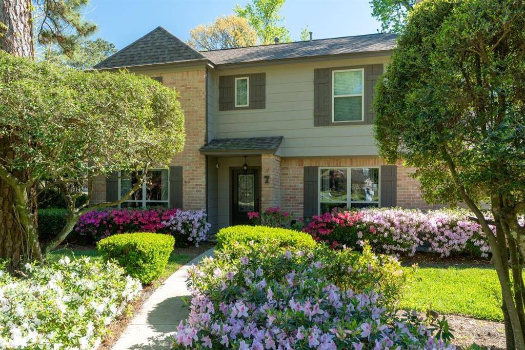 Incredible opportunity to own a lovingly cared for home on the most amazing lot.  Woodlands High School zoned. Gorgeous, updated beauty!