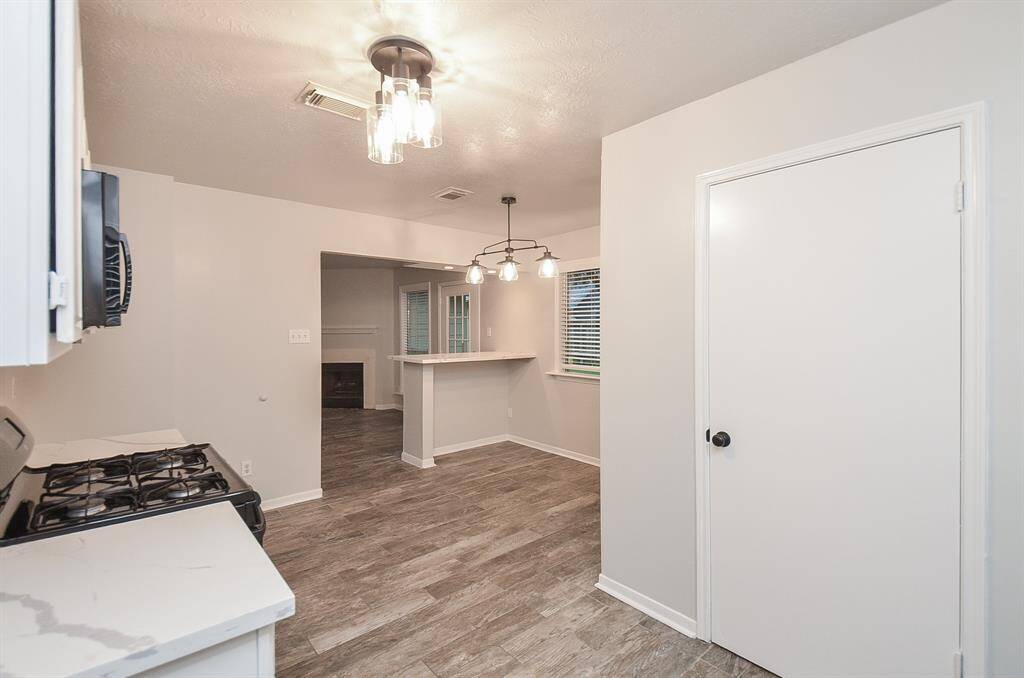 Ample room for a movable kitchen island