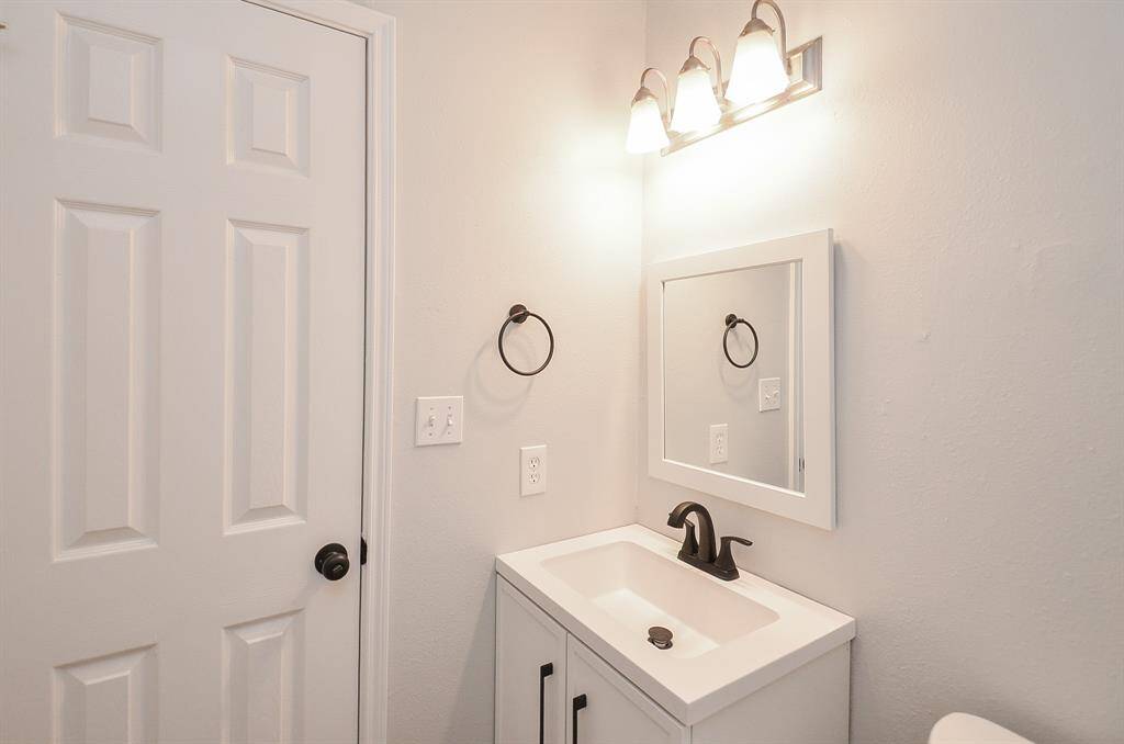 Secondary bathroom sink