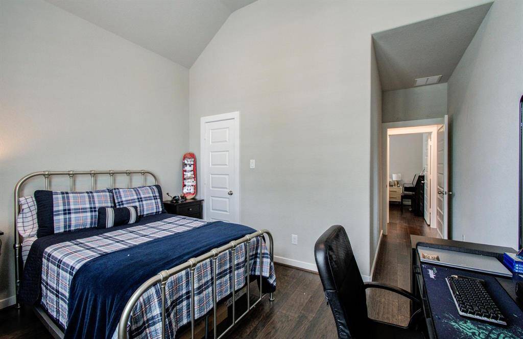 secondary bedroom