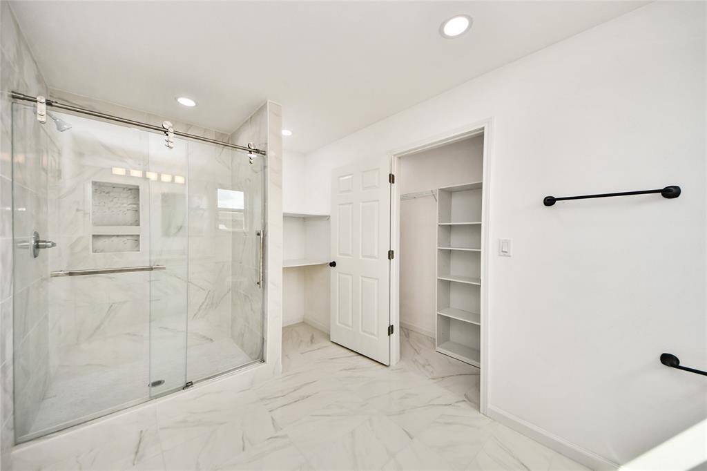 SHOWER IS BIG AND BEAUTIFUL