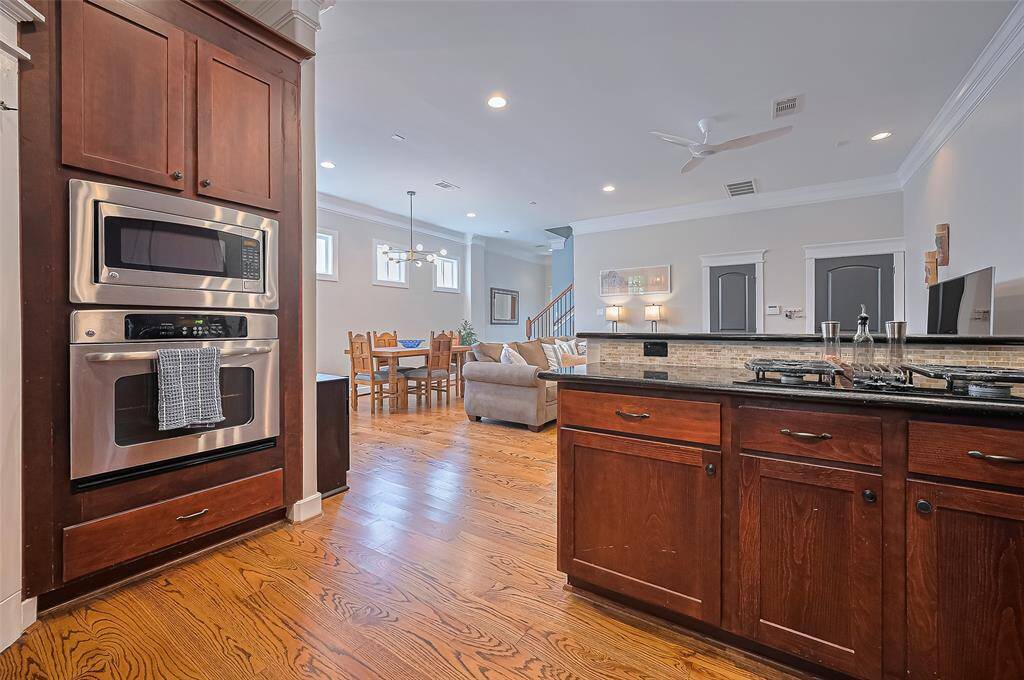 Overview kitchen towards the living and dining area