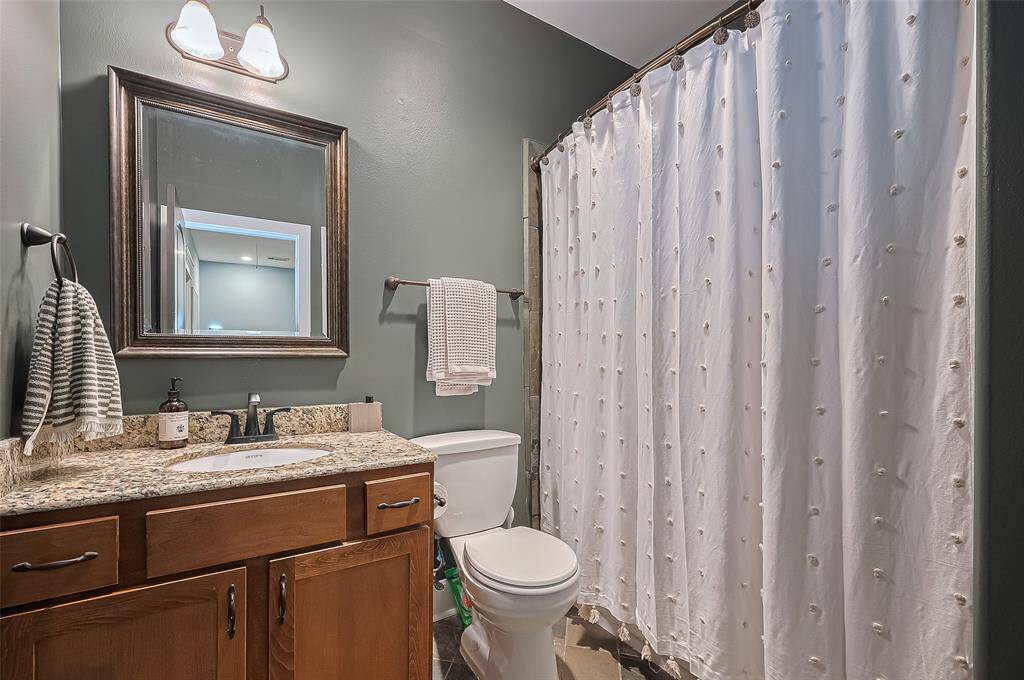Bathroom for 2 secondary bedrooms