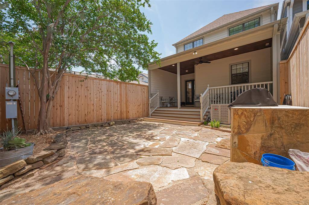 Another view of the outdoor space