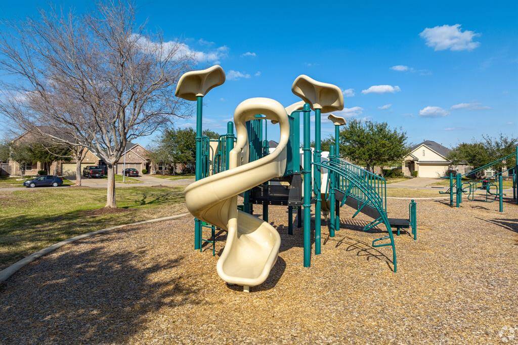 Each subdivision provides different amenities to Grand Mission.