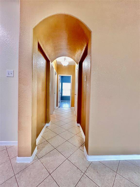 very nice passage to the 2nd & 3rd Bedroom