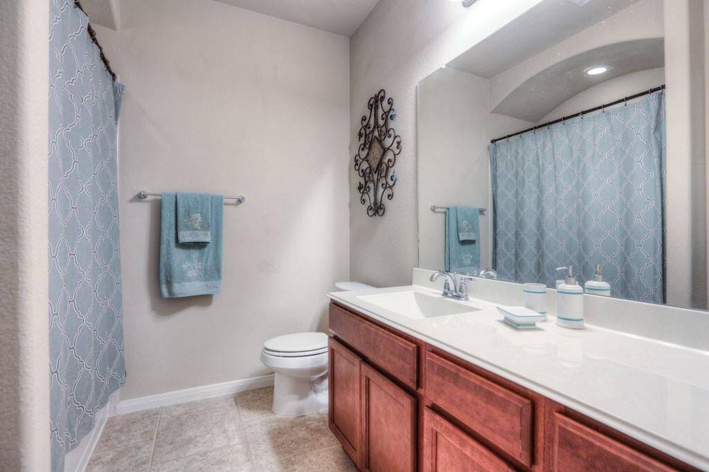 Hall bath with double sinks