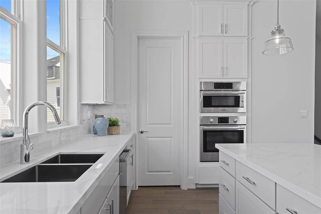 Bosch Appliances, Quartz Countertops