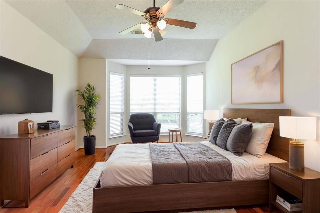 **This room has been virtually staged.