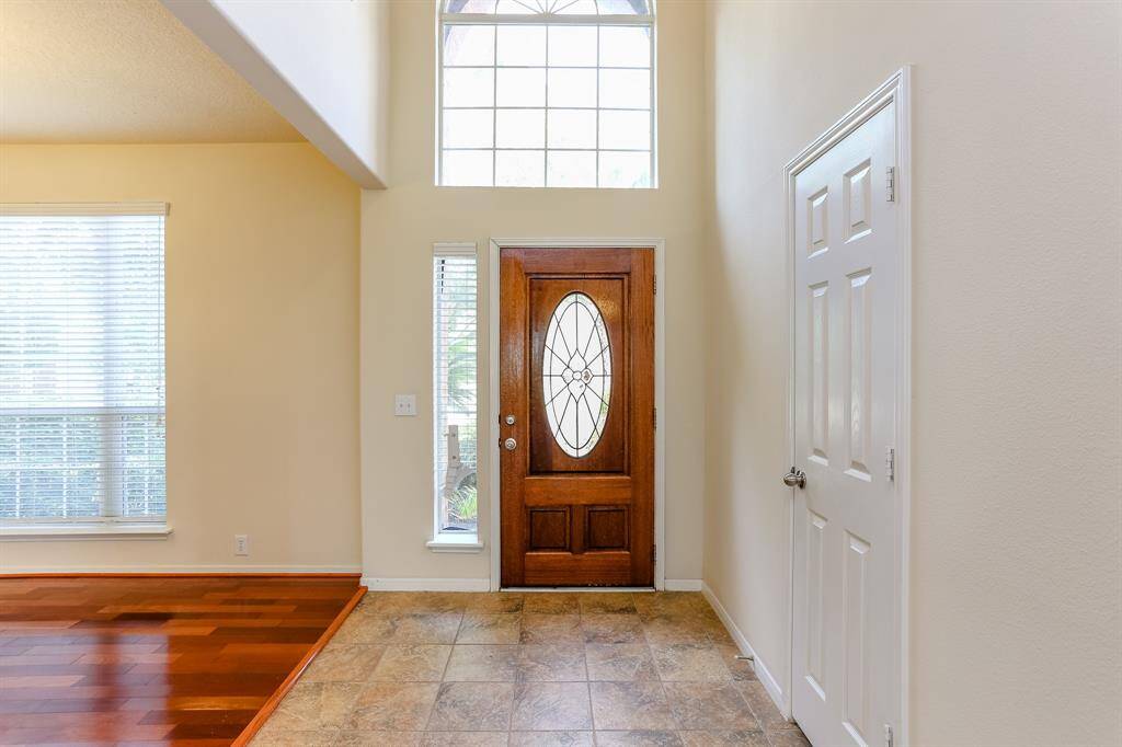 UPON ENTRY YOU AREGREETED BY AN ELEGANTFORMAL DINING ROOM!
